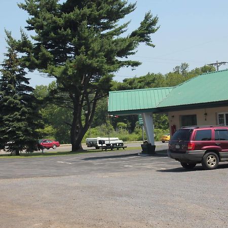 Evergreen Motel Осуего Екстериор снимка