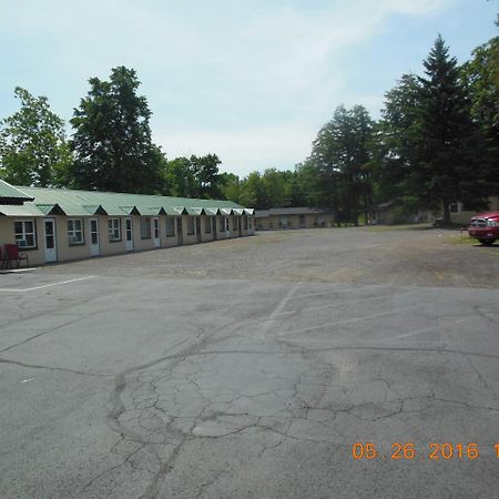 Evergreen Motel Осуего Екстериор снимка