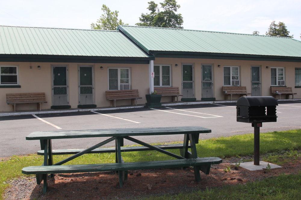 Evergreen Motel Осуего Екстериор снимка