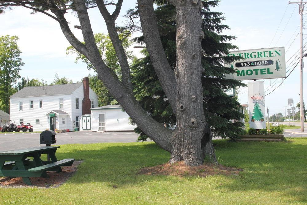 Evergreen Motel Осуего Екстериор снимка