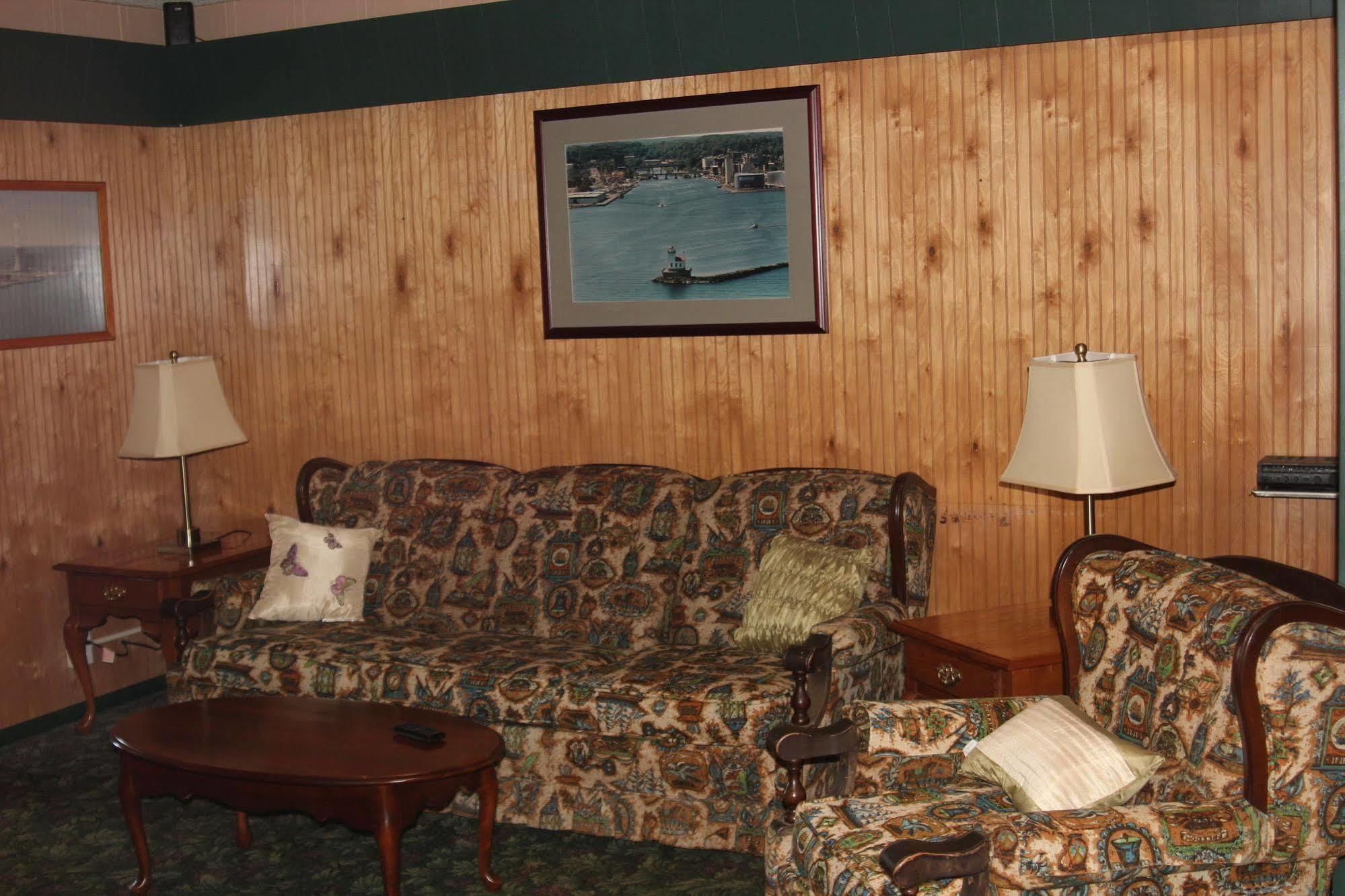 Evergreen Motel Осуего Екстериор снимка