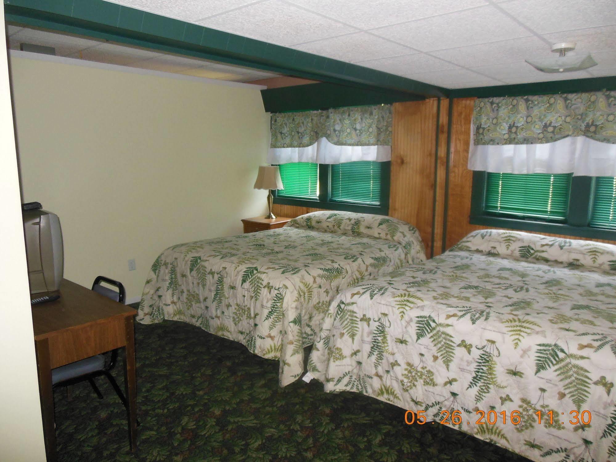 Evergreen Motel Осуего Екстериор снимка