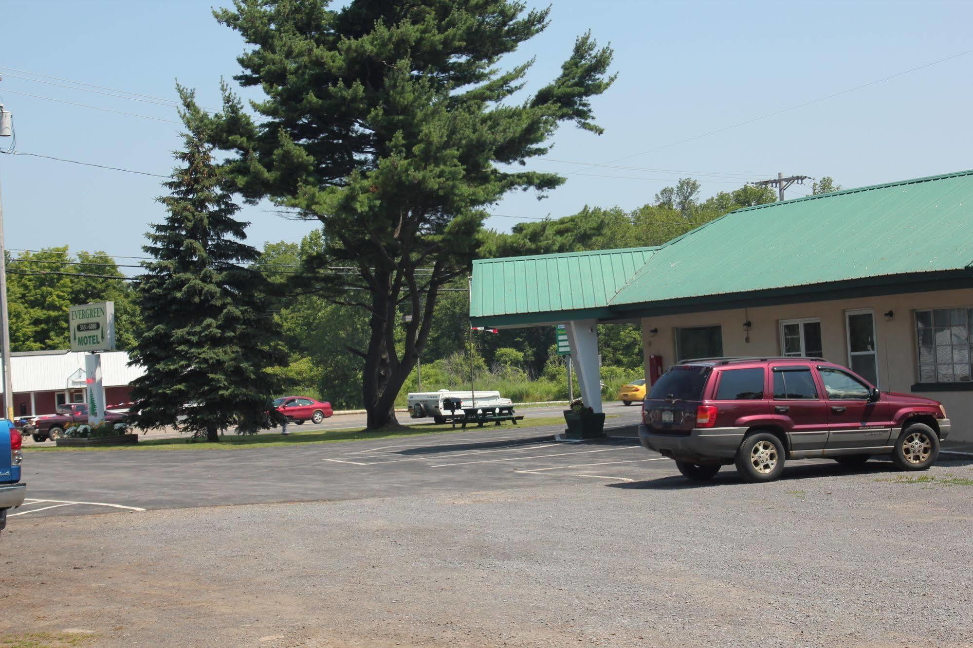 Evergreen Motel Осуего Екстериор снимка