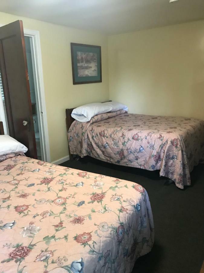 Evergreen Motel Осуего Екстериор снимка